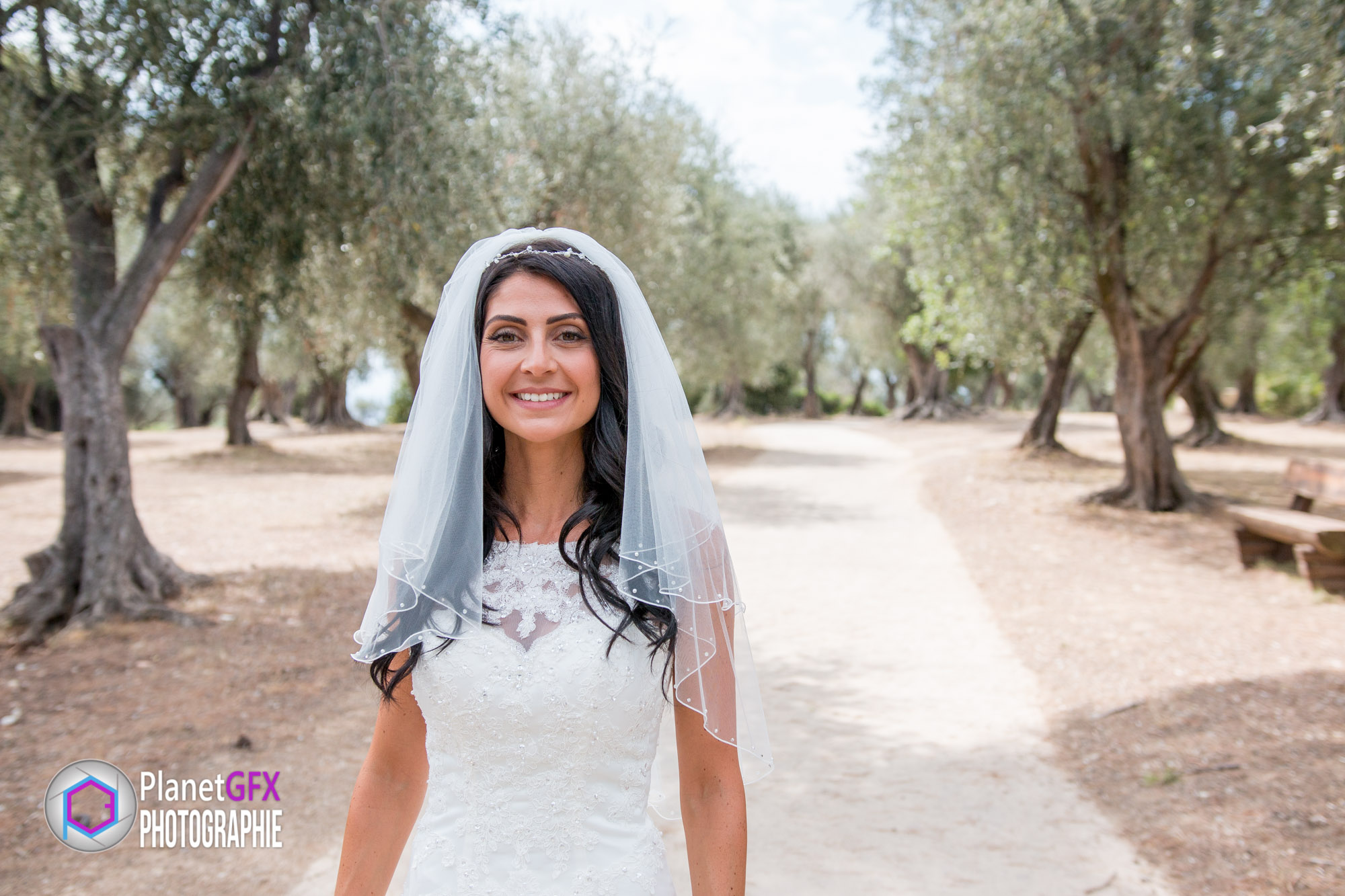Le Mariage de Léa et Sélim, la rencontre au parc Estienne d'Orves, Nice, Photographie et Film de Mariage, PlanetGFX