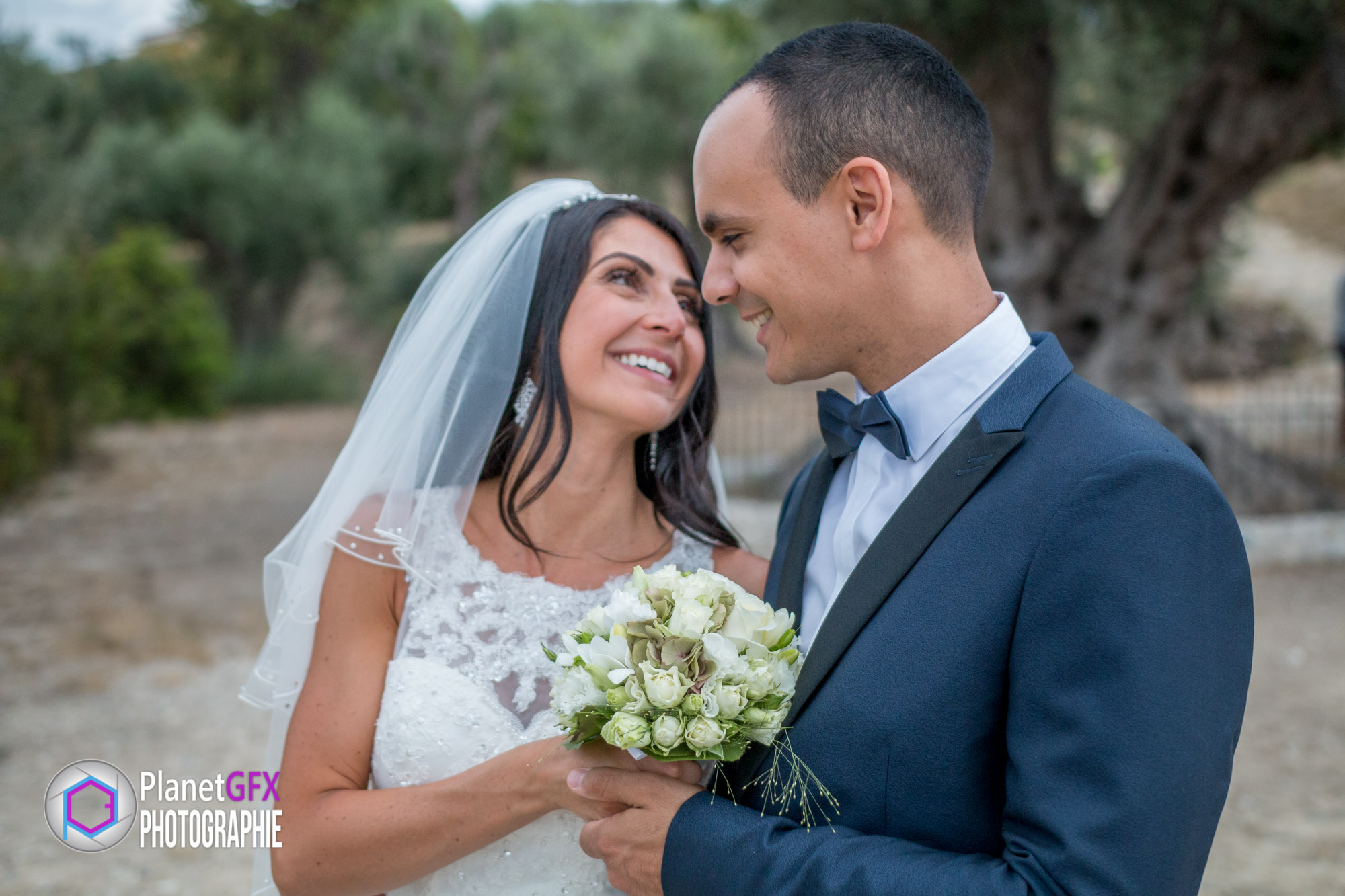 Le Mariage de Léa et Sélim, la rencontre au parc Estienne d'Orves, Nice, Photographie et Film de Mariage, PlanetGFX