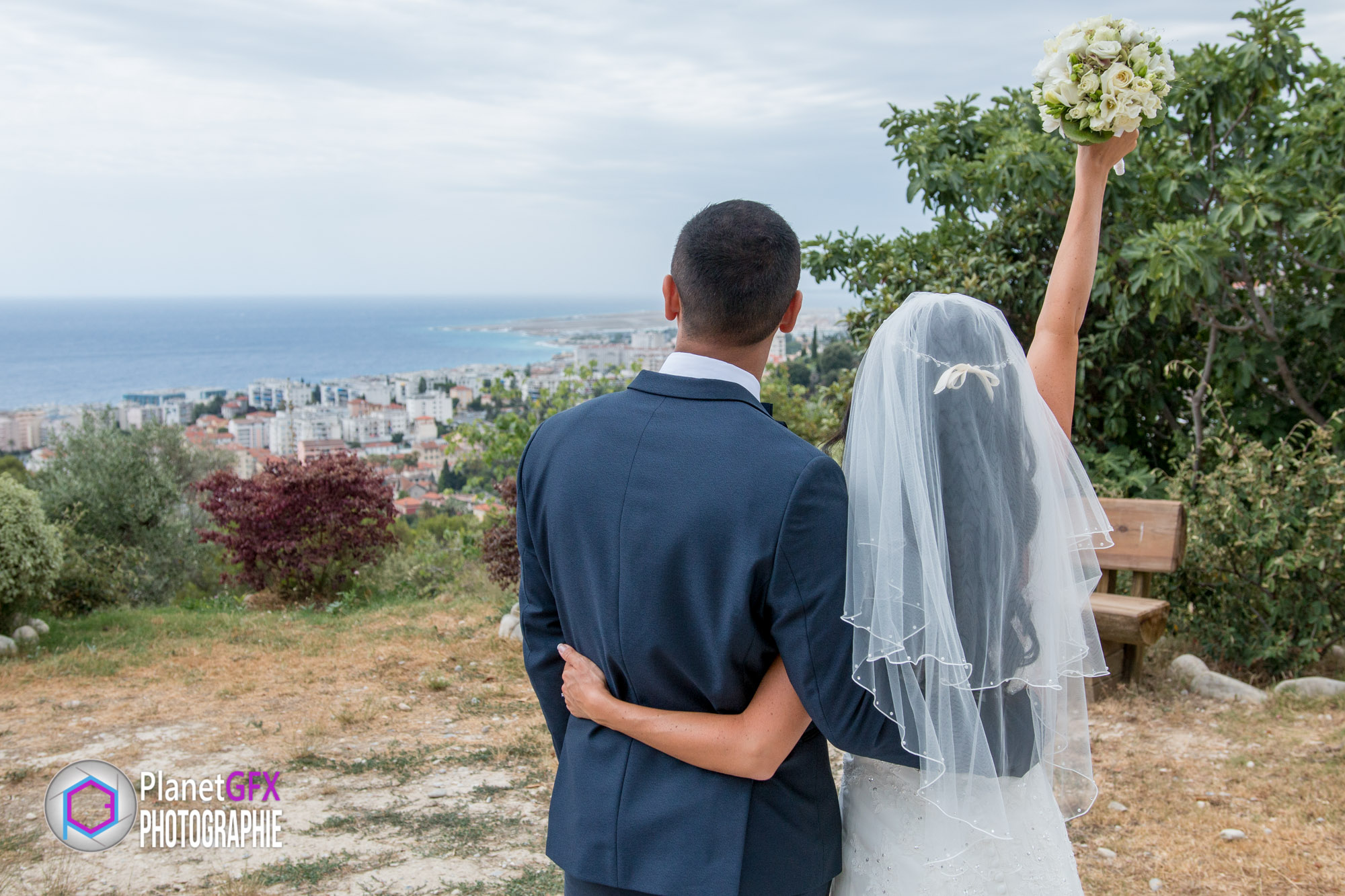 Le Mariage de Léa et Sélim, la rencontre au parc Estienne d'Orves, Nice, Photographie et Film de Mariage, PlanetGFX