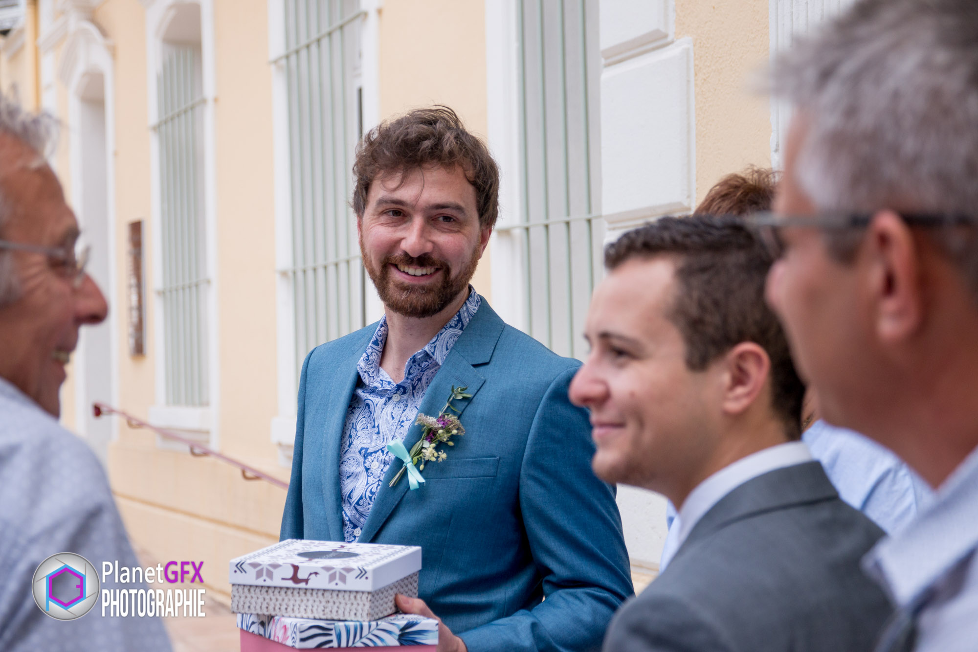 Le Mariage de Maïté et Xavier, devant la mairie des Arcs sur Argens, Provence, Photographe Mariage, PlanetGFX