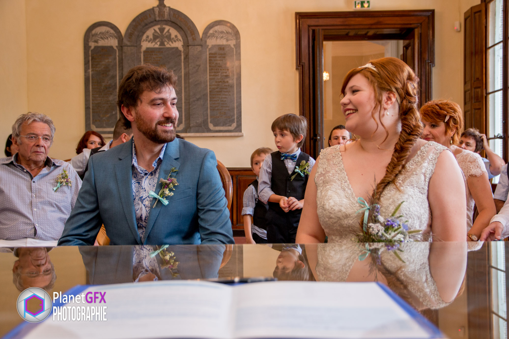 Le Mariage de Maïté et Xavier, cérémonie civile mairie des Arcs sur Argens, Provence, Photographe Mariage, PlanetGFX