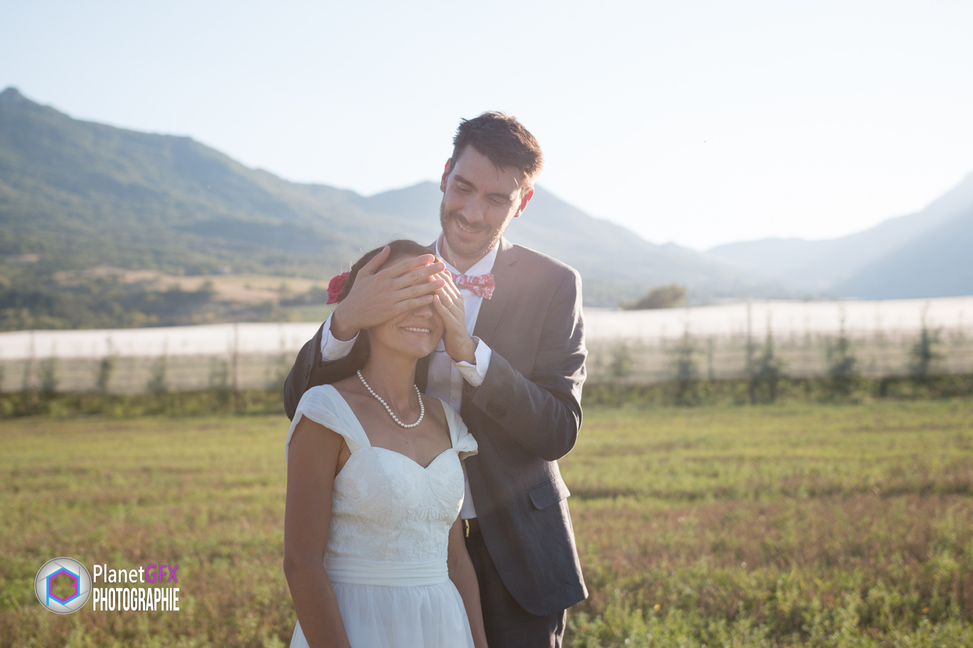 Mariage Gabrielle & Matthieu, à Ribiers (05), Photo Romance Couple