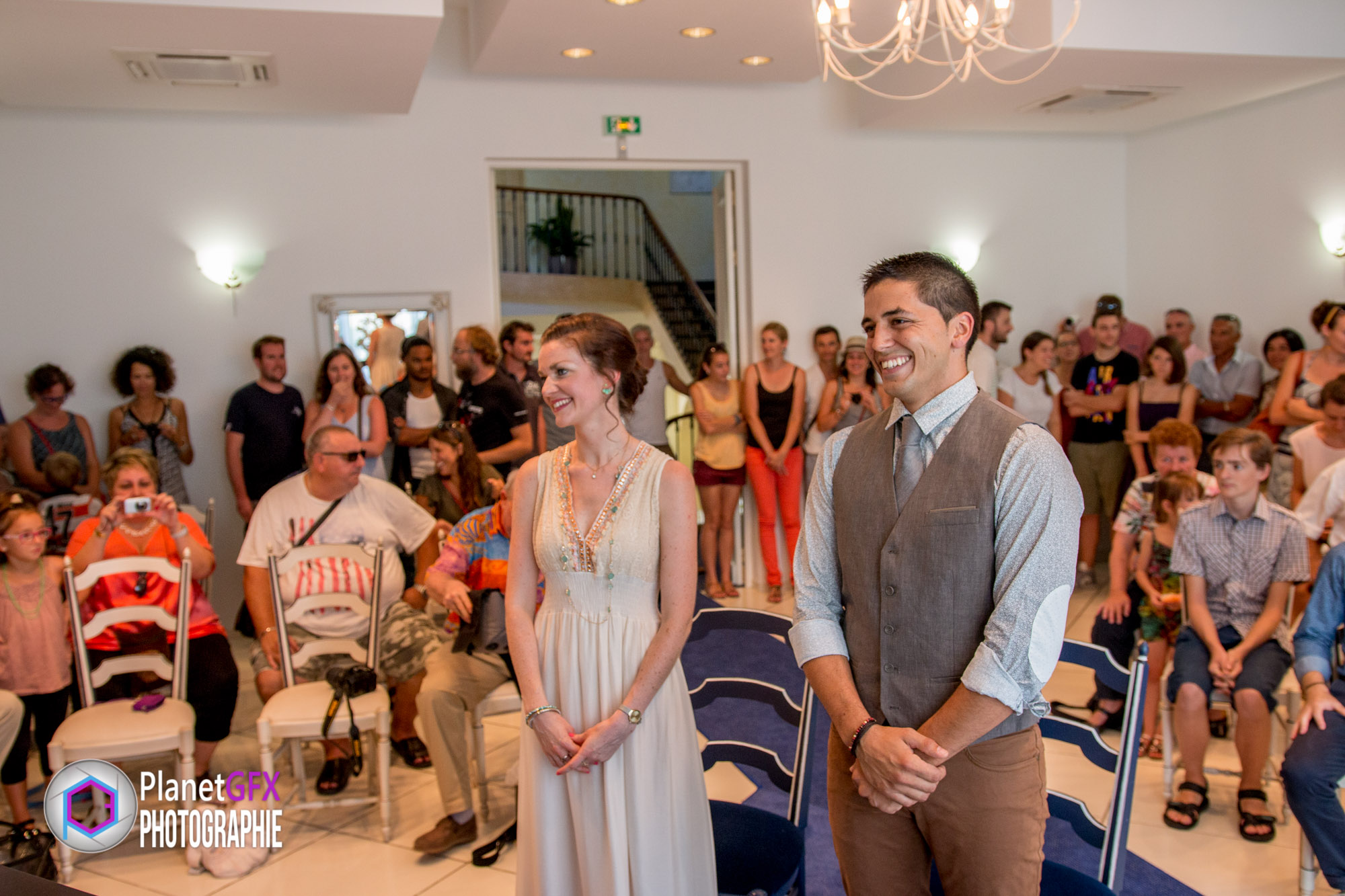 Le Mariage surprise d'Aurélie et Rémi à la mairie de Mandelieu, Photographe Mariage Mandelieu, PlanetGFX