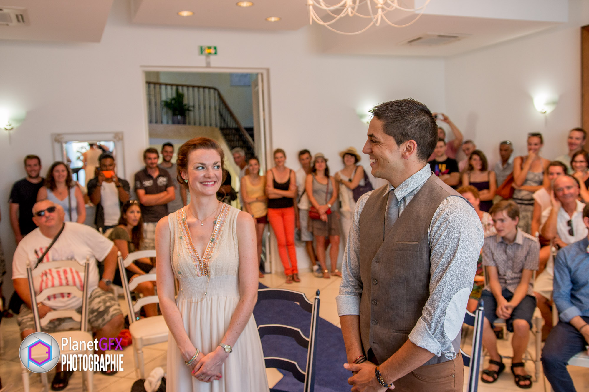 Le Mariage surprise d'Aurélie et Rémi à la mairie de Mandelieu, Photographe Mariage Mandelieu, PlanetGFX