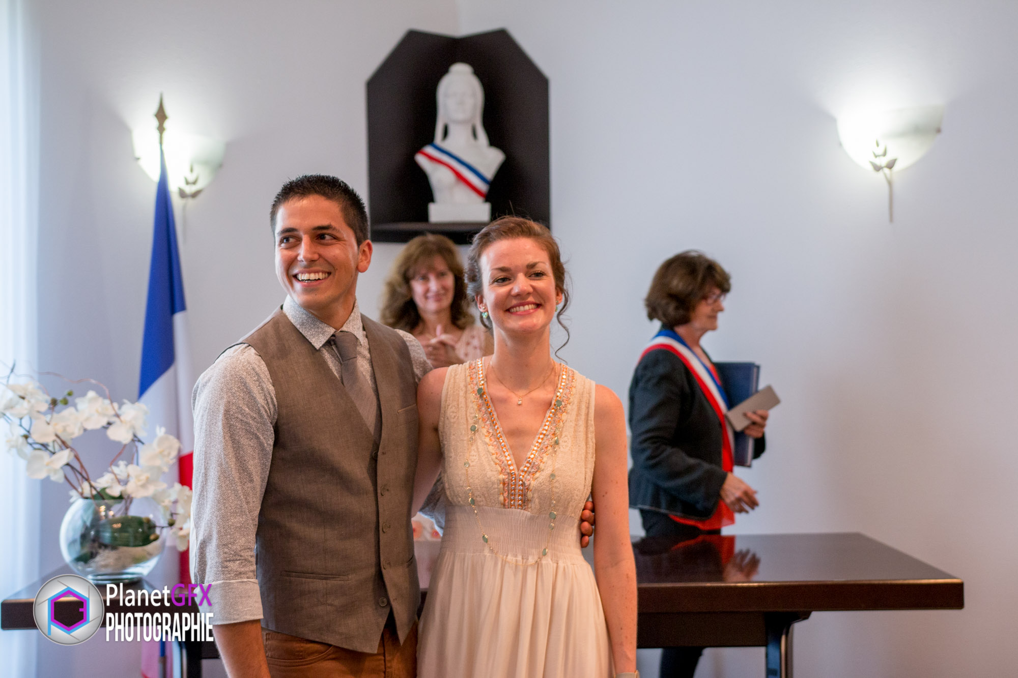 Le Mariage surprise d'Aurélie et Rémi à la mairie de Mandelieu, Photographe Mariage Mandelieu, PlanetGFX