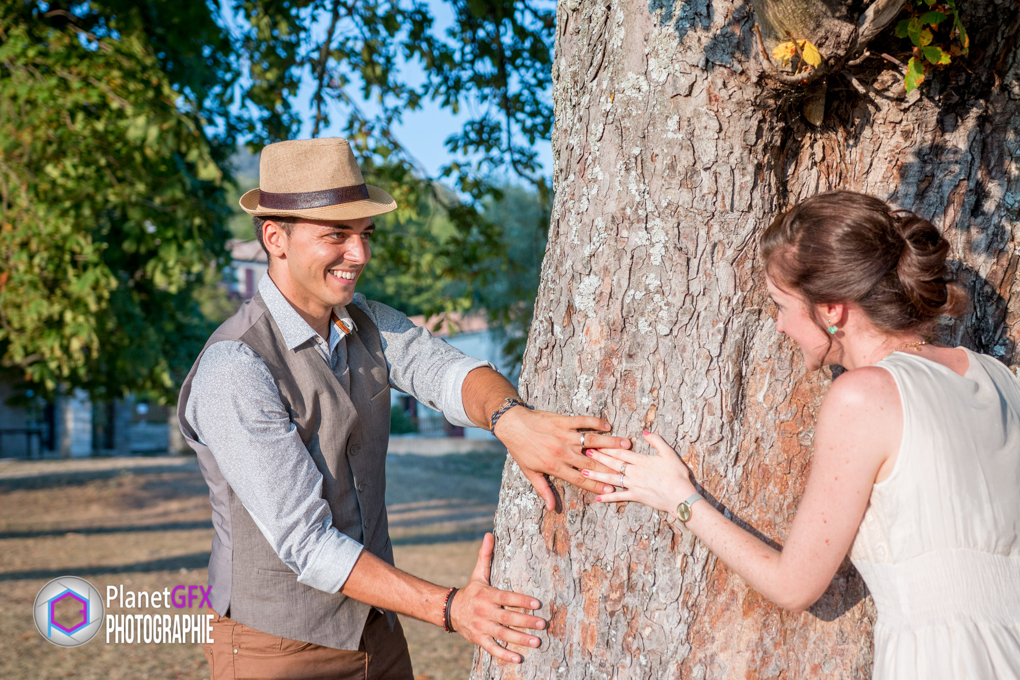 Le Mariage surprise d'Aurélie et Rémi, romance bohême au domaine des courmettes, Tourettes sur Loup, Photographe Mariage, PlanetGFX