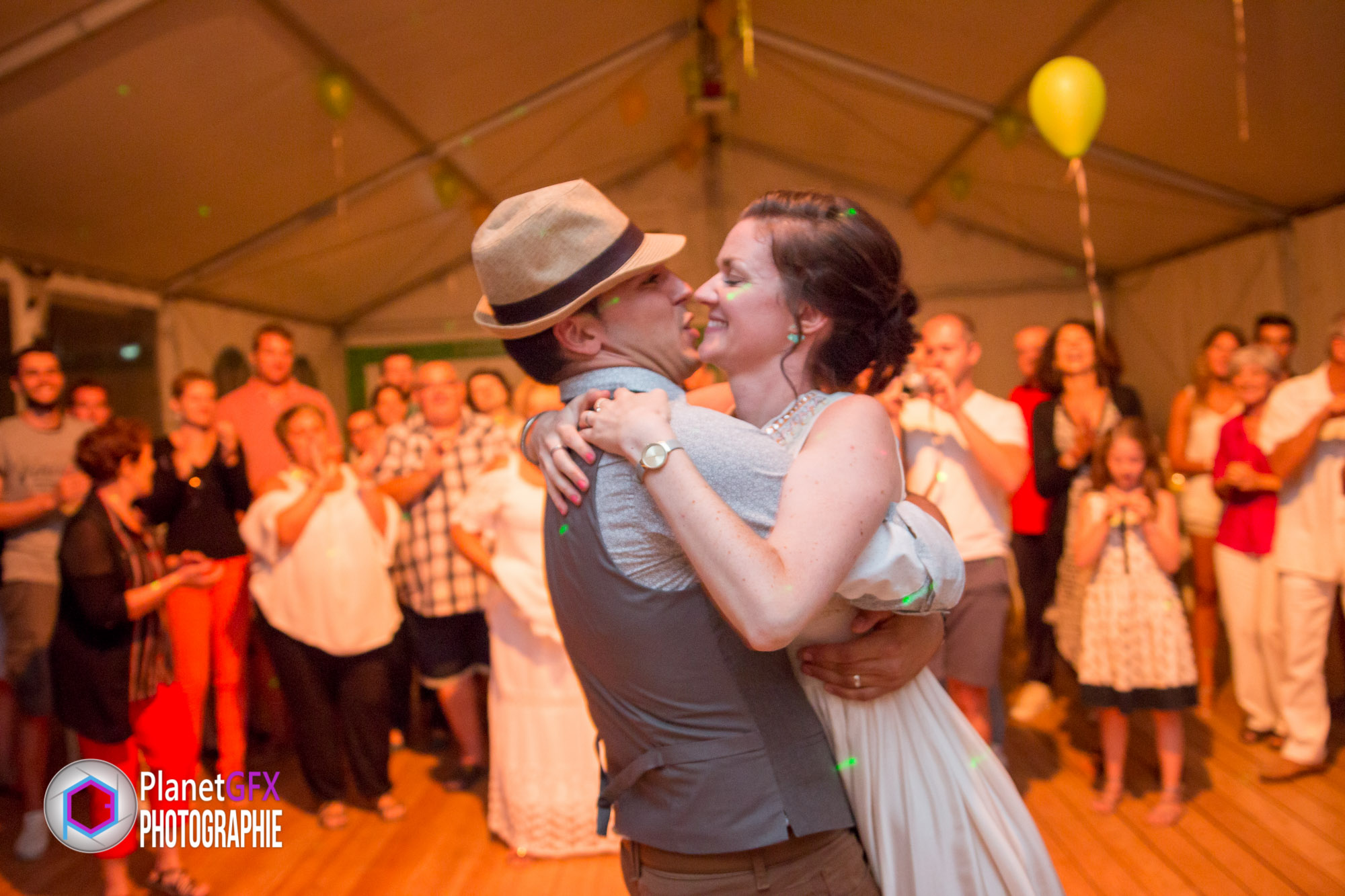 Le Mariage surprise d'Aurélie et Rémi, soirée danse au domaine des courmettes, Tourettes sur Loup, Photographe Mariage, PlanetGFX