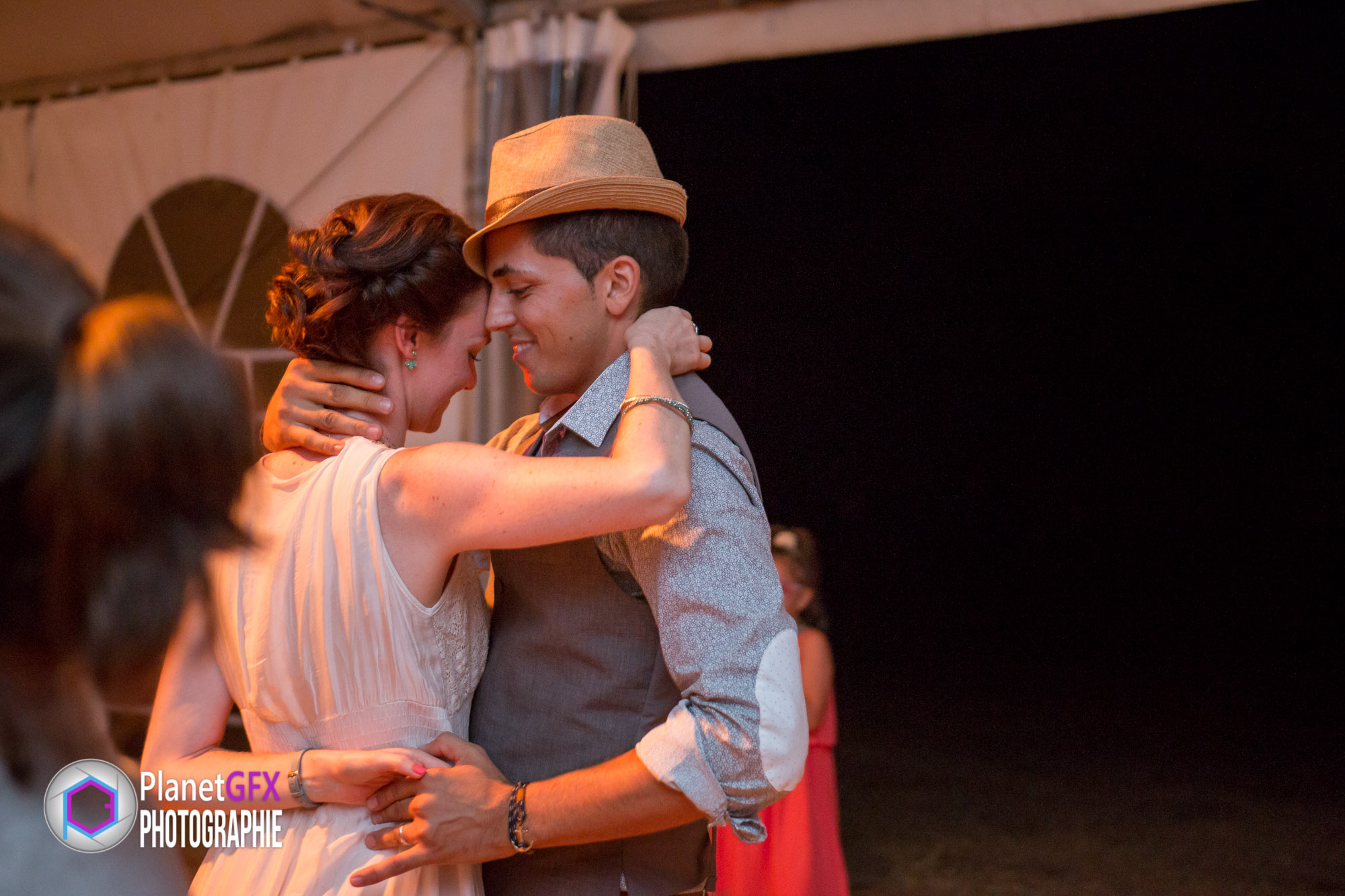Le Mariage surprise d'Aurélie et Rémi, soirée danse au domaine des courmettes, Tourettes sur Loup, Photographe Mariage, PlanetGFX