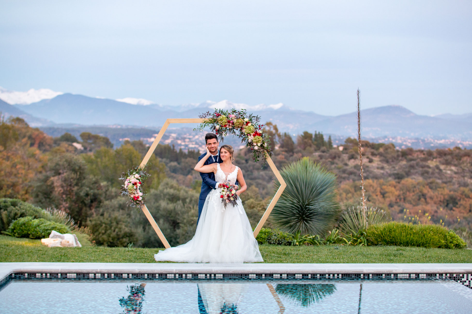 Claire + Jérome - romance mariage villa azurenne chic roquefort les pins alpes maritimes | PlanetGFX